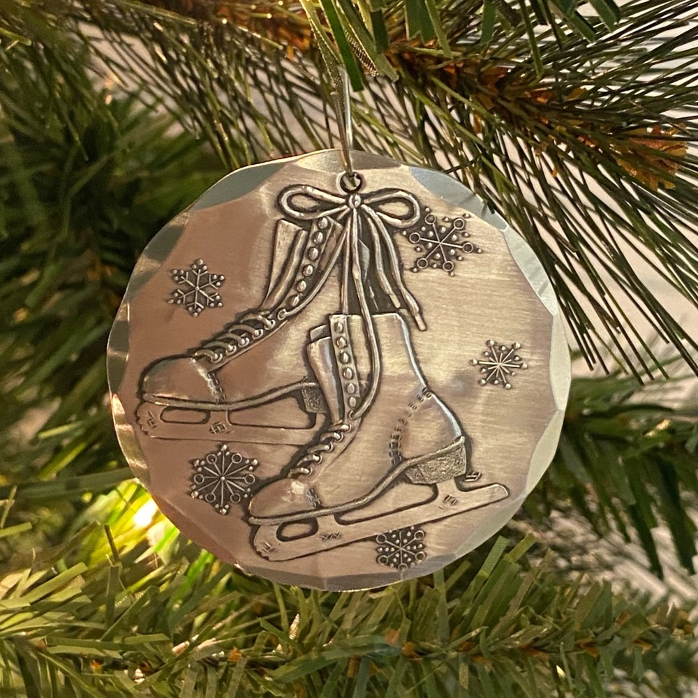 Wendell August Forge 2008
Ice Skates Ornament
